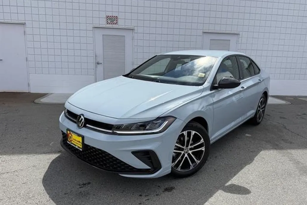 2025 Volkswagen Jetta Sport photo 1