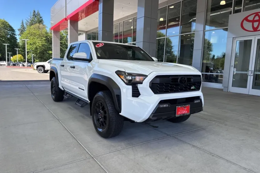 2024 Toyota Tacoma TRD Off-Road photo 1