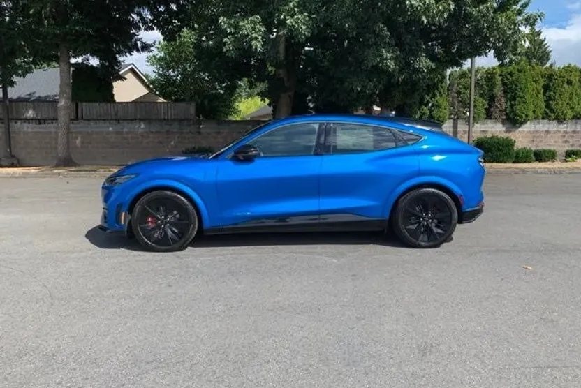 2025 Ford Mustang Mach-E GT photo 1