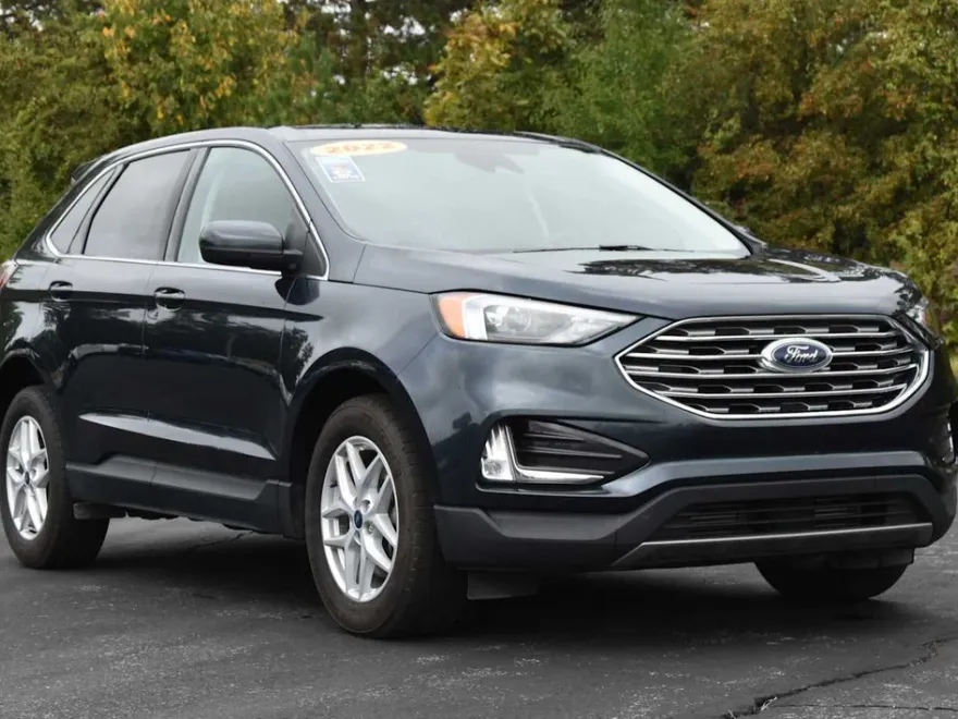 2022 Ford Edge SEL photo 1