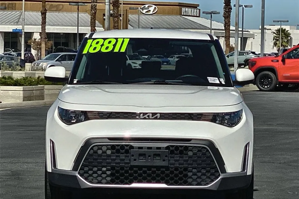 2024 Kia Soul LX photo 1