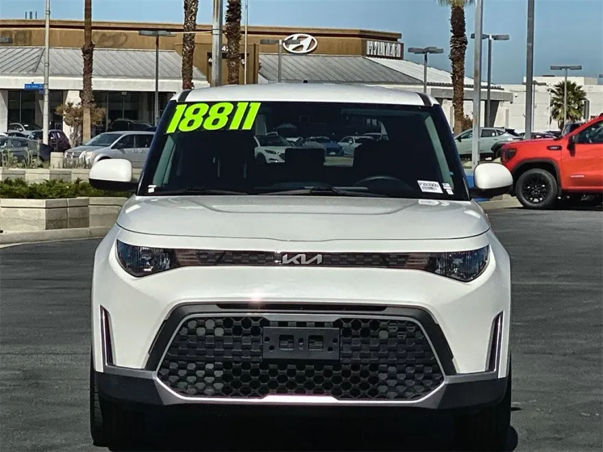 2024 Kia Soul LX photo 1