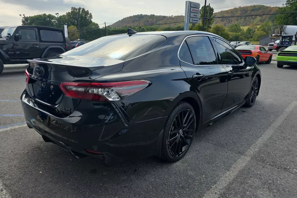 2023 Toyota Camry Hybrid XSE photo 1