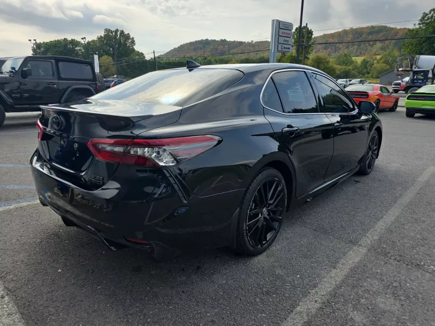 2023 Toyota Camry Hybrid XSE photo 1