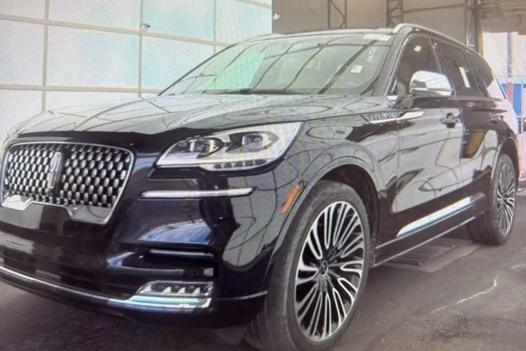 2022 Lincoln Aviator Black Label photo 1
