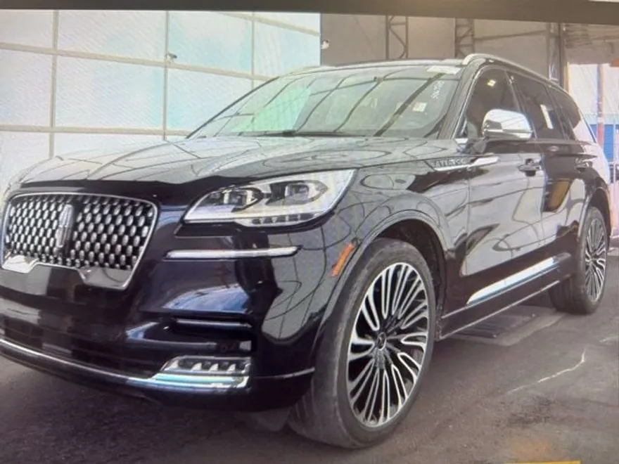2022 Lincoln Aviator Black Label photo 1