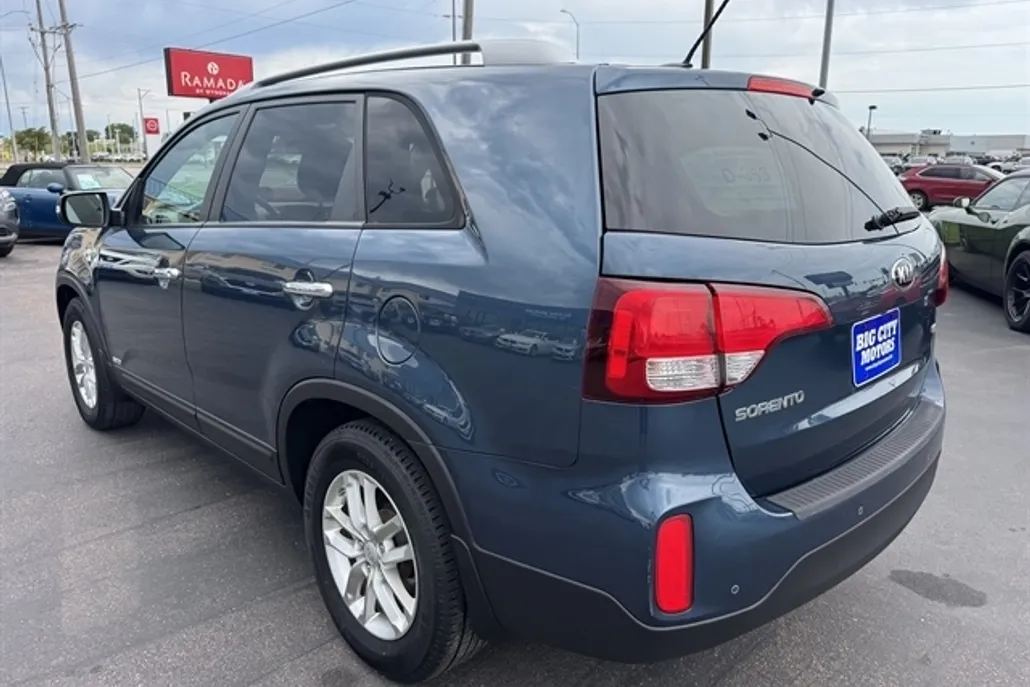 2015 Kia Sorento LX photo 1