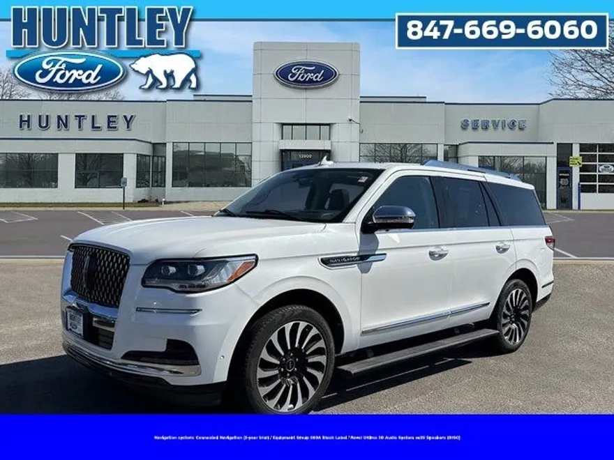 2022 Lincoln Navigator Black Label photo 1