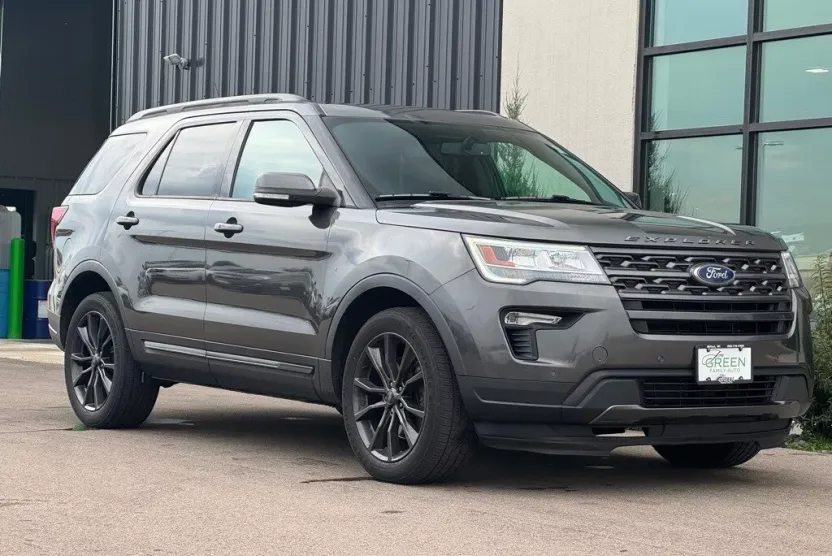 2018 Ford Explorer XLT photo 1
