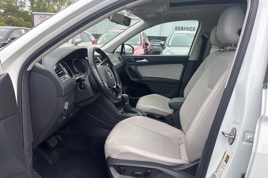 2018 Volkswagen Tiguan SEL photo 1