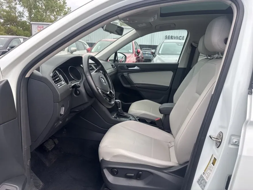 2018 Volkswagen Tiguan SEL photo 1