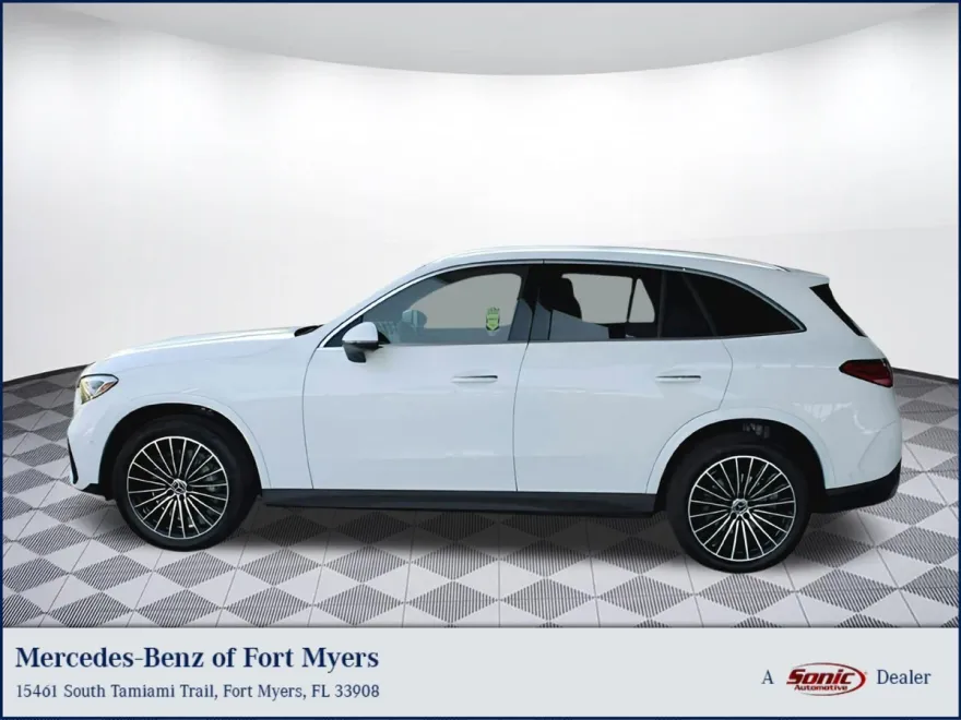 2025 Mercedes Benz GLC 300 photo 1