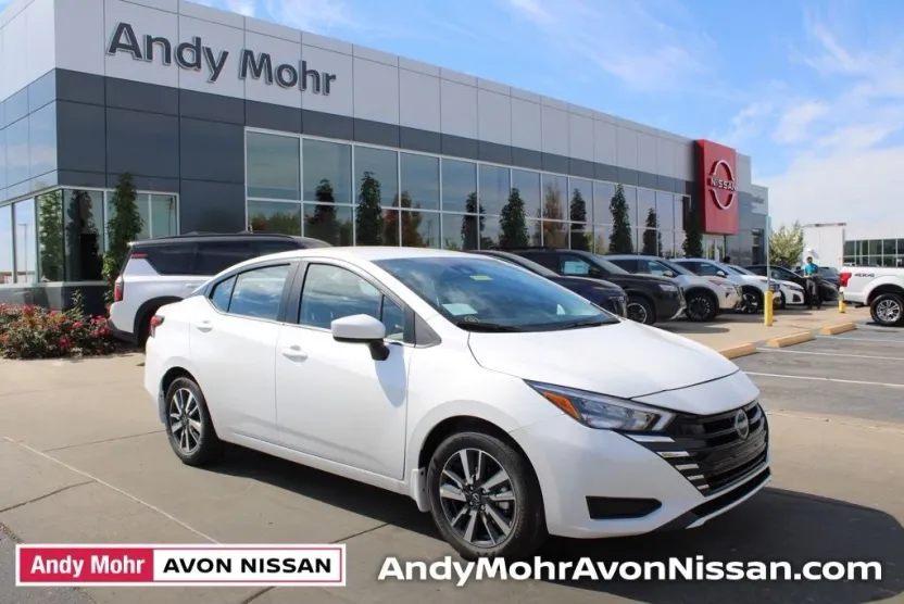 2025 Nissan Versa 1.6 SV photo 1