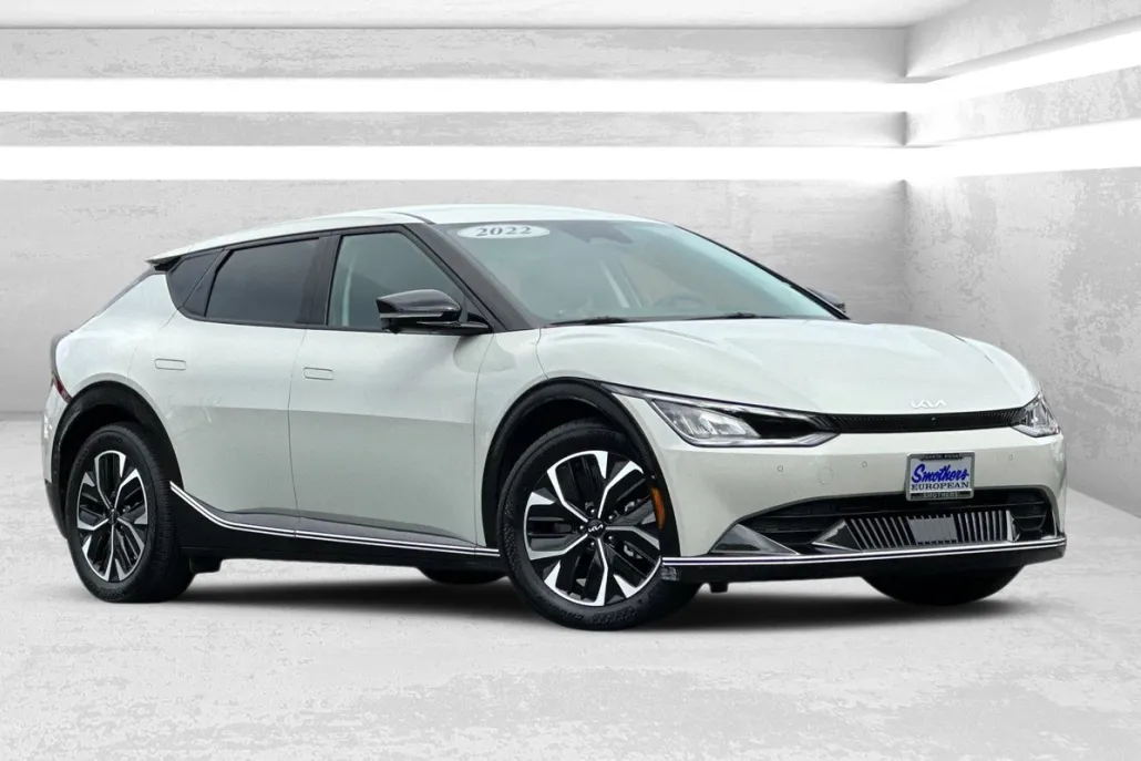 2022 Kia EV6 Wind photo 1