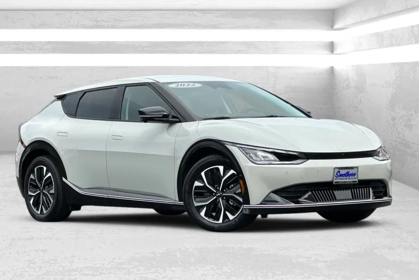 2022 Kia EV6 Wind photo 1