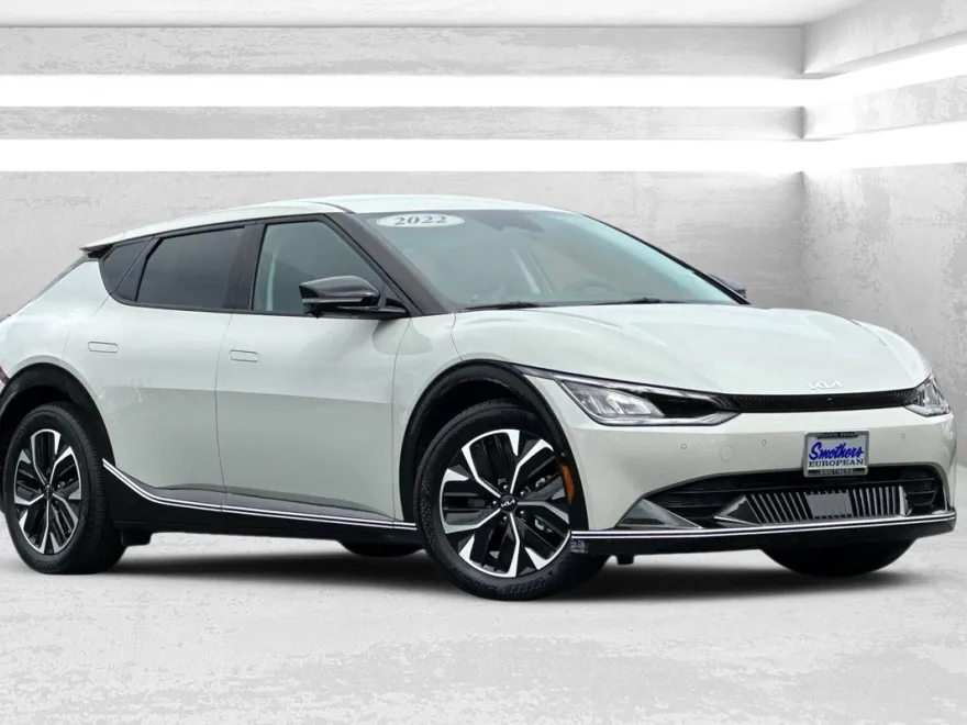2022 Kia EV6 Wind photo 1