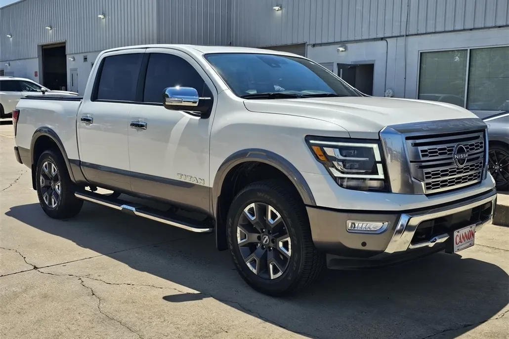 2024 Nissan Titan Platinum Reserve photo 1