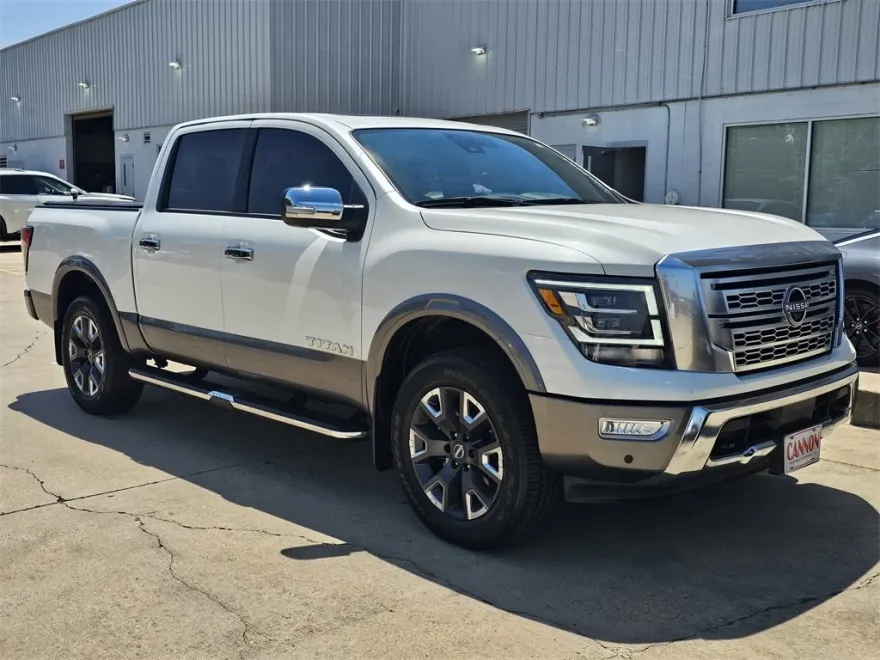 2024 Nissan Titan Platinum Reserve photo 1
