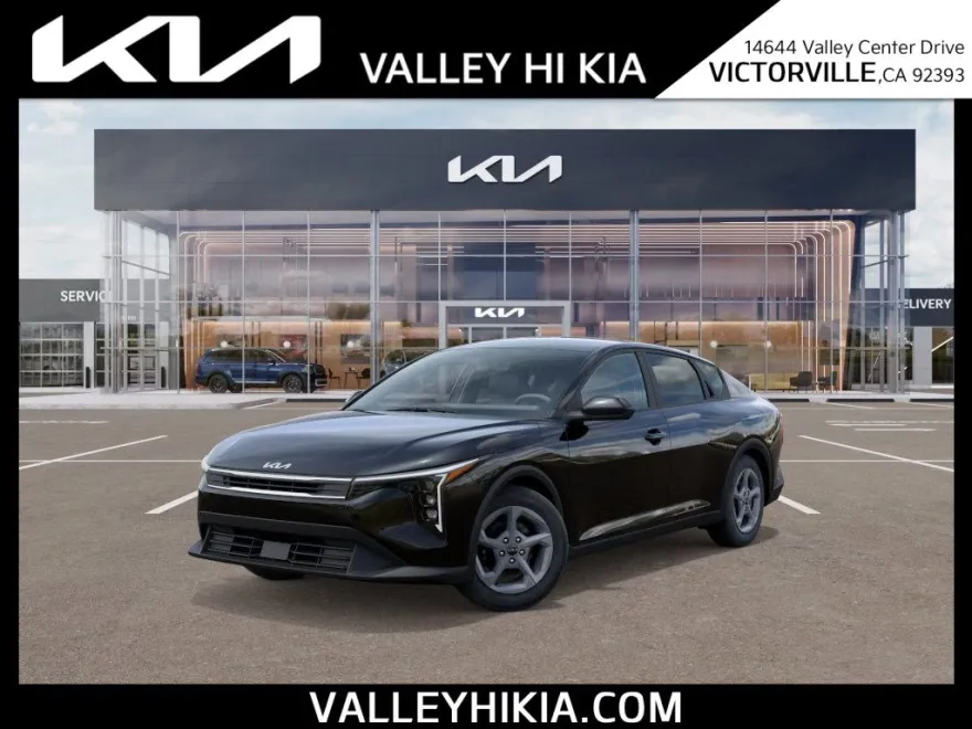 2025 Kia K4 LXS photo 1