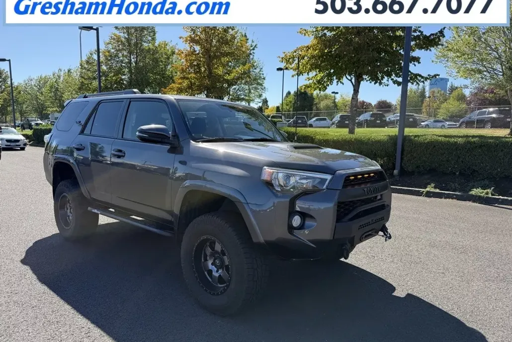 2019 Toyota 4Runner TRD Off-Road Premium photo 1
