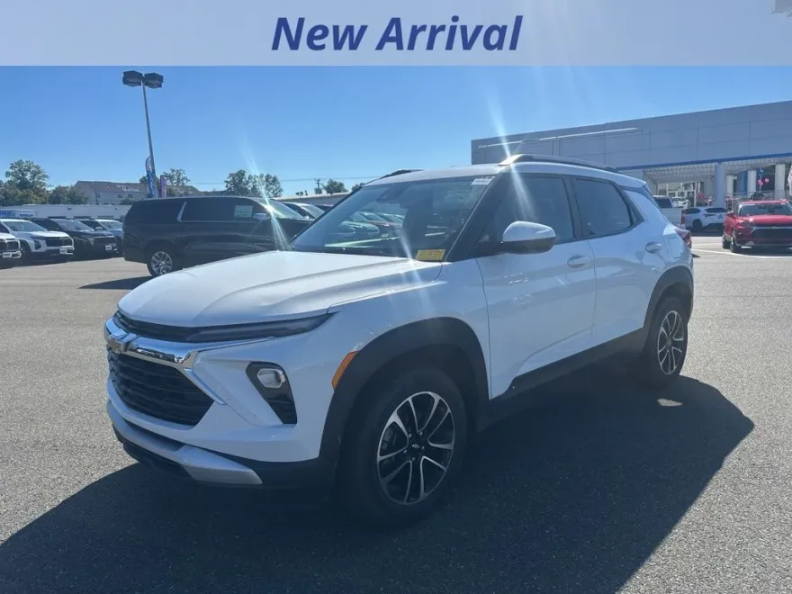 2024 Chevrolet Trailblazer LT photo 1