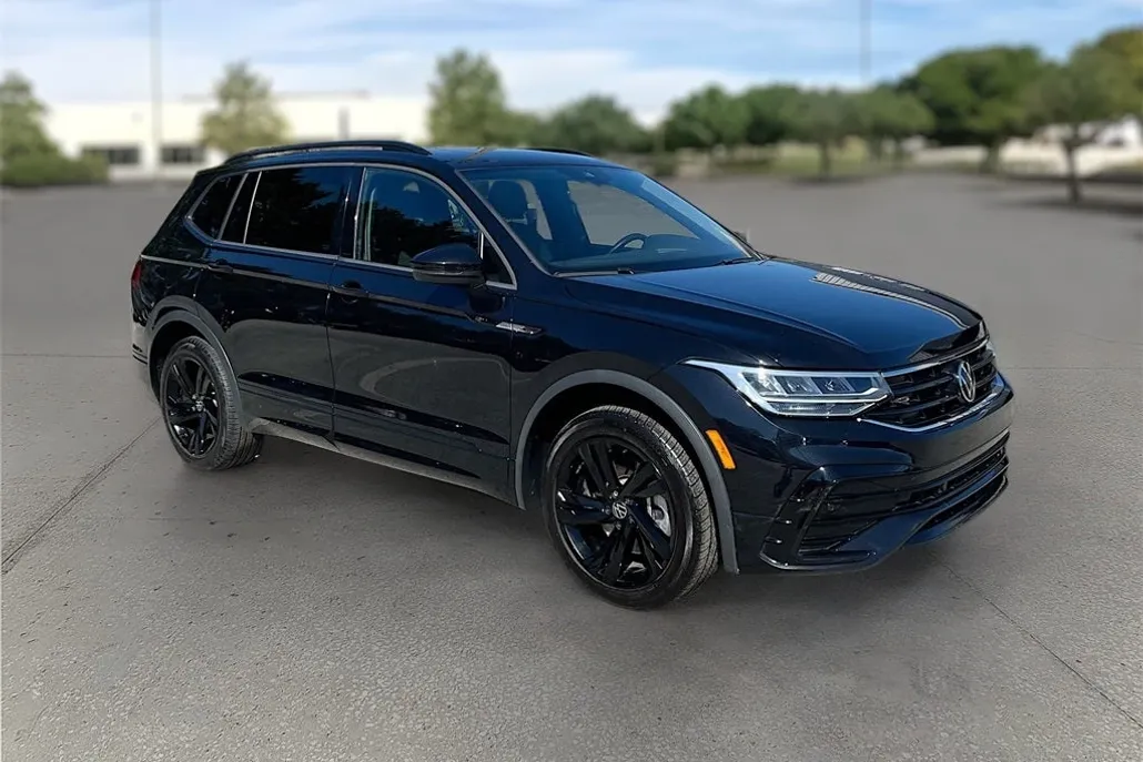 2023 Volkswagen Tiguan SE R-Line Black photo 1