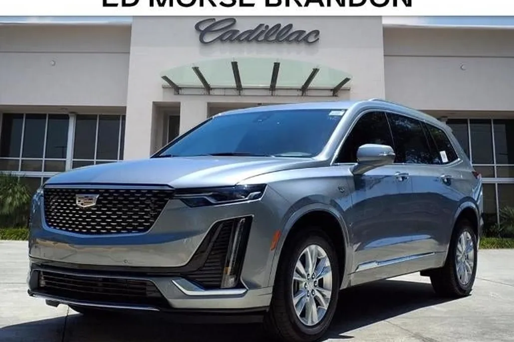 2025 Cadillac XT6 Luxury photo 1