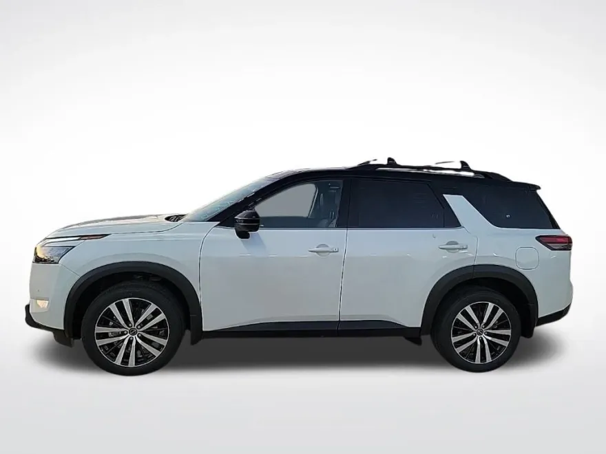 2025 Nissan Pathfinder Platinum photo 1