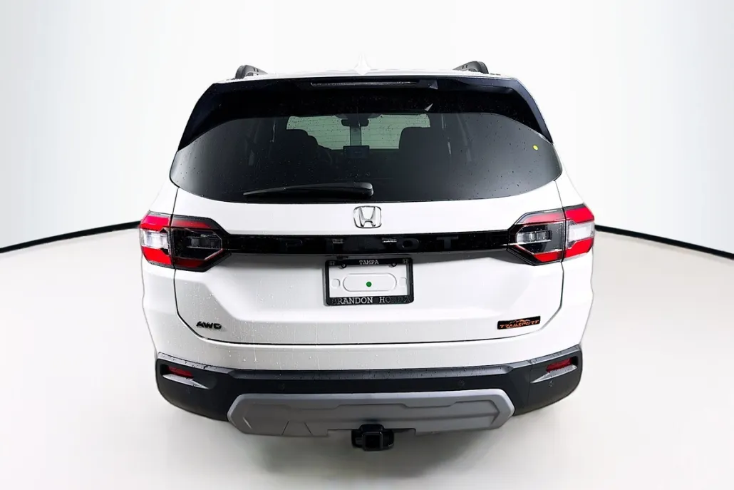 2025 Honda Pilot TrailSport photo 1