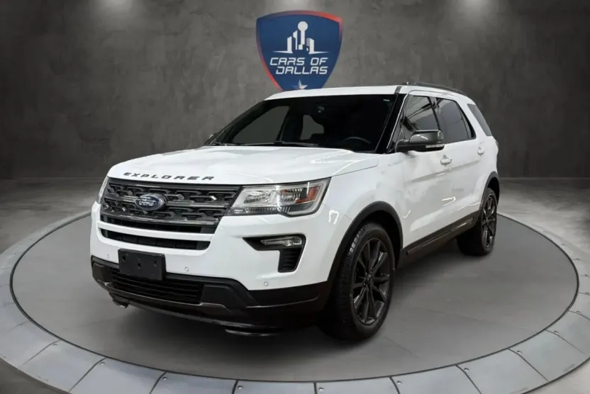 2018 Ford Explorer XLT Sport photo 1