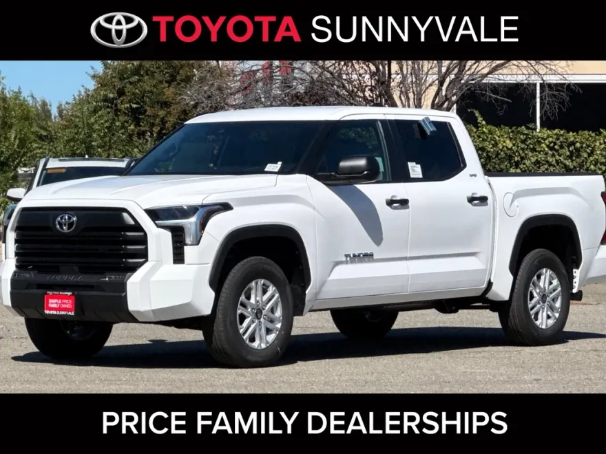 2025 Toyota Tundra SR5 CrewMax photo 1