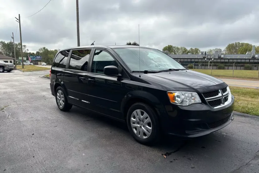 2017 Dodge Grand Caravan SE SXT Express photo 1