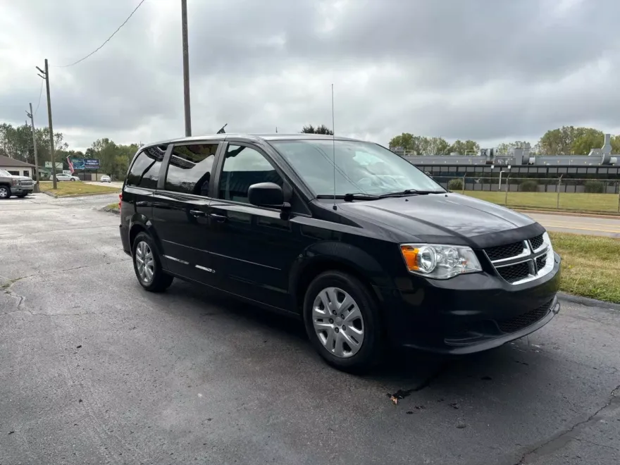 2017 Dodge Grand Caravan SE SXT Express photo 1