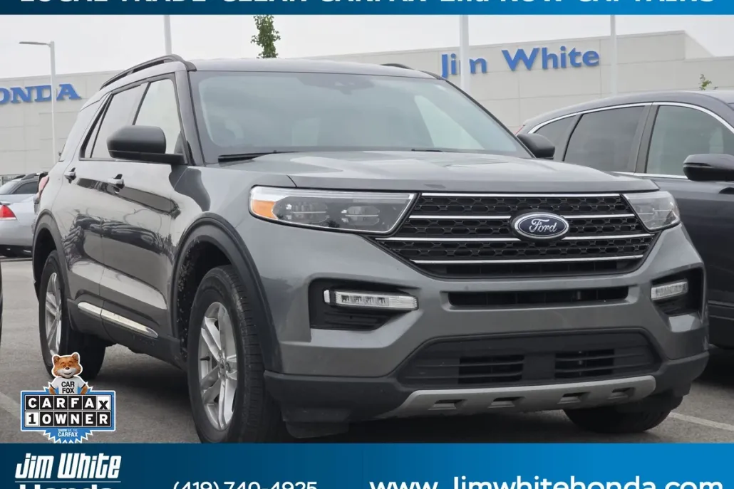 2023 Ford Explorer XLT photo 1