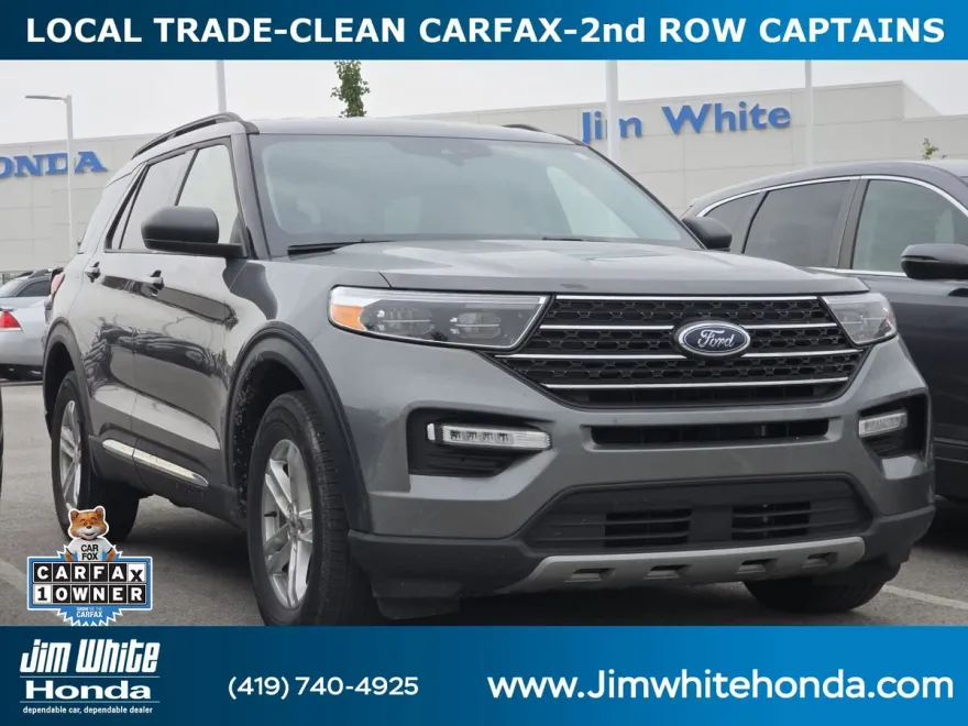 2023 Ford Explorer XLT photo 1