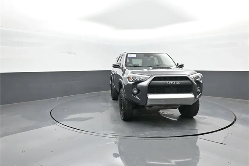 2022 Toyota 4Runner TRD Off-Road Premium photo 1