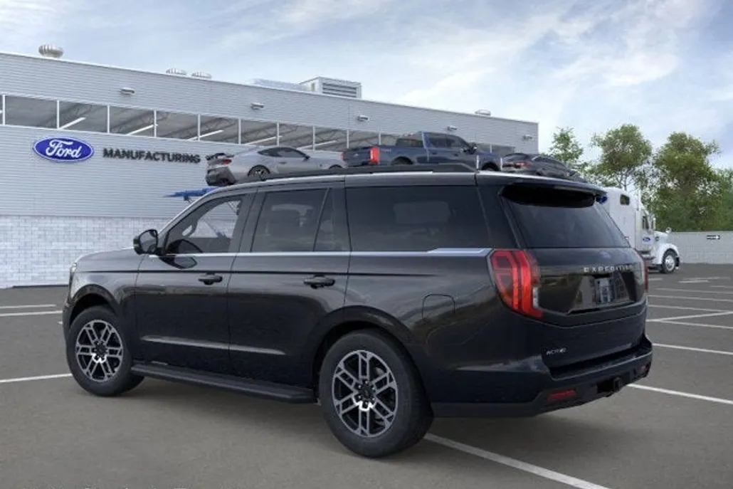 2025 Ford Expedition photo 1