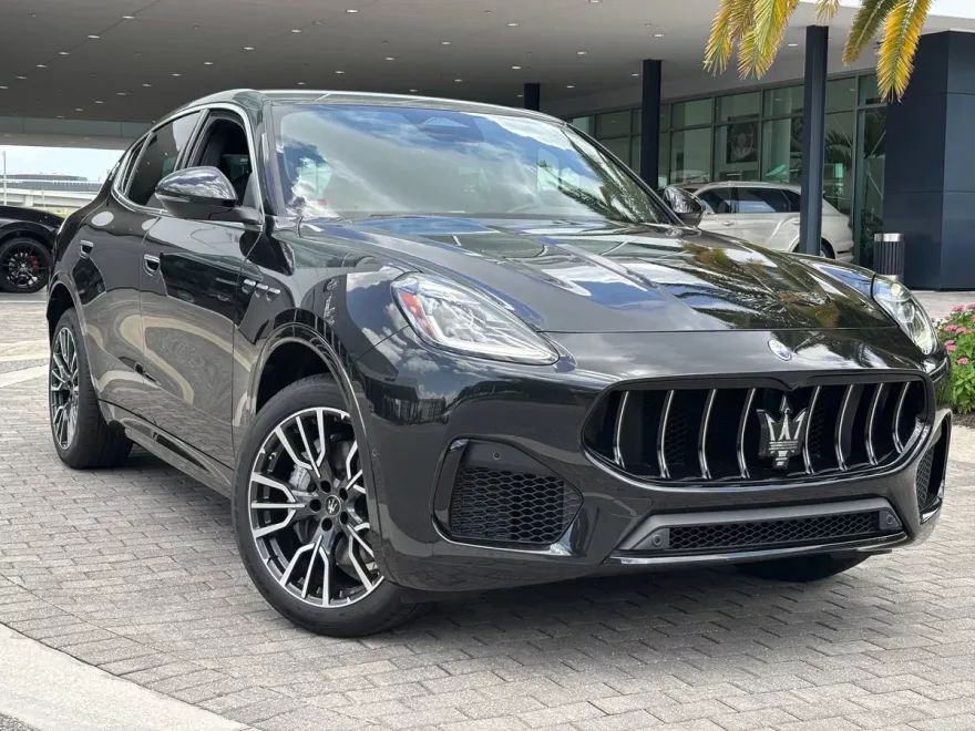 2025 Maserati Grecale photo 1