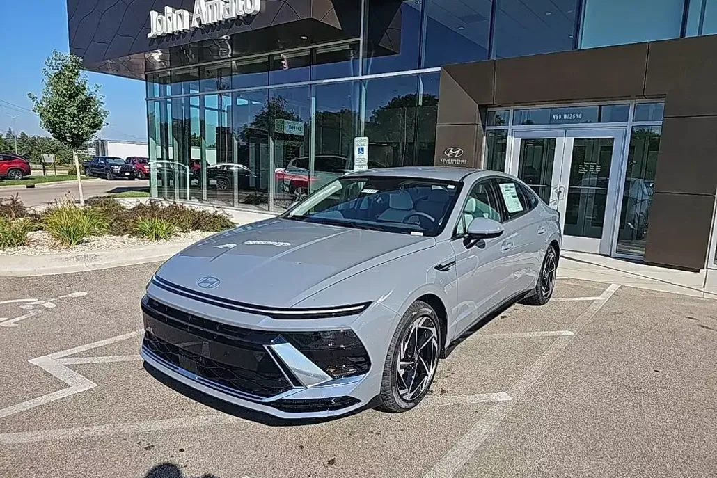 2026 Hyundai Sonata SEL Sport photo 1