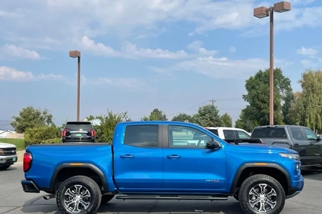 2023 Gmc Canyon AT4 photo 1