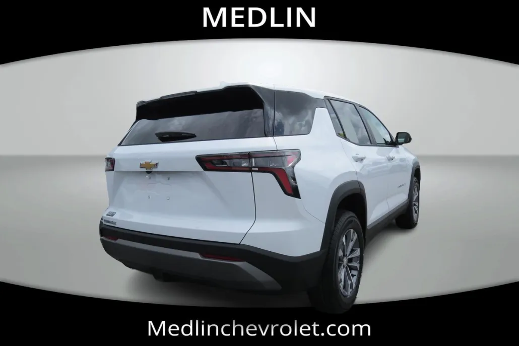 2026 Chevrolet Equinox LT photo 1