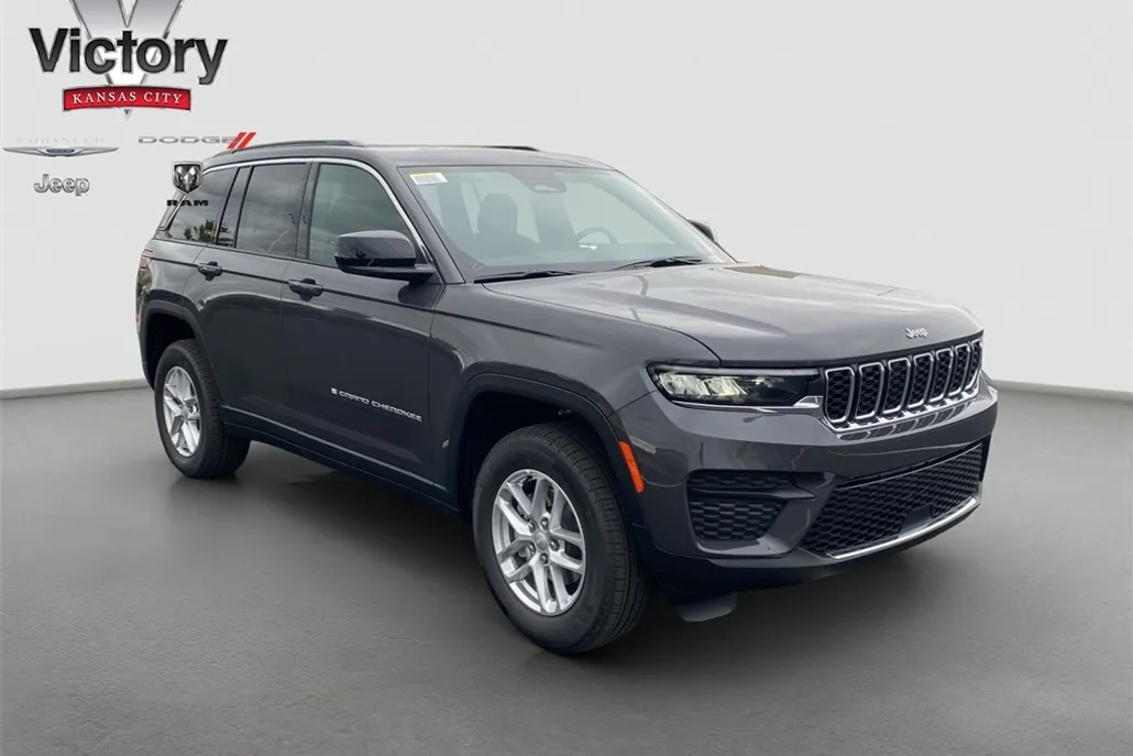 2025 Jeep Grand Cherokee Laredo photo 1