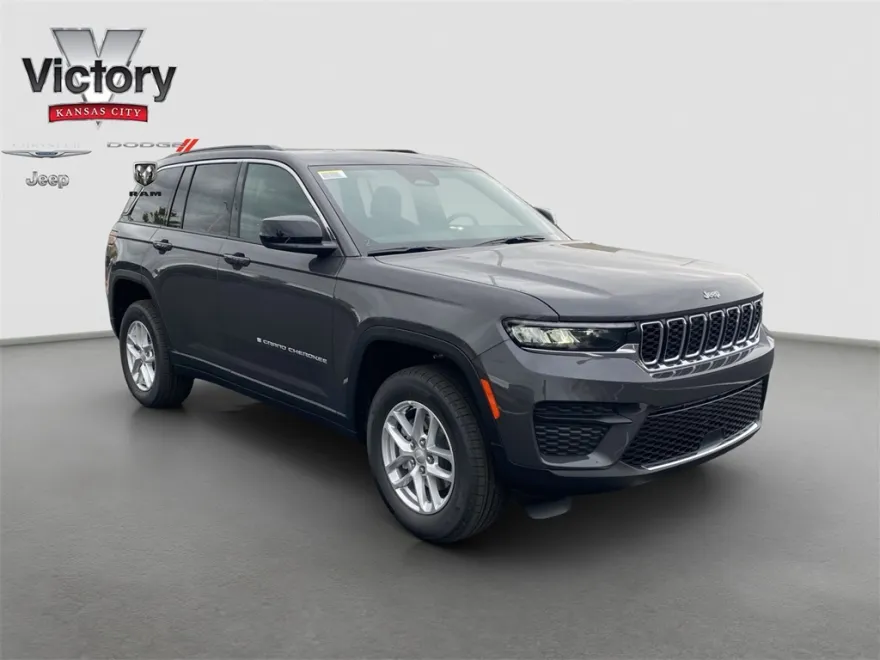 2025 Jeep Grand Cherokee Laredo photo 1