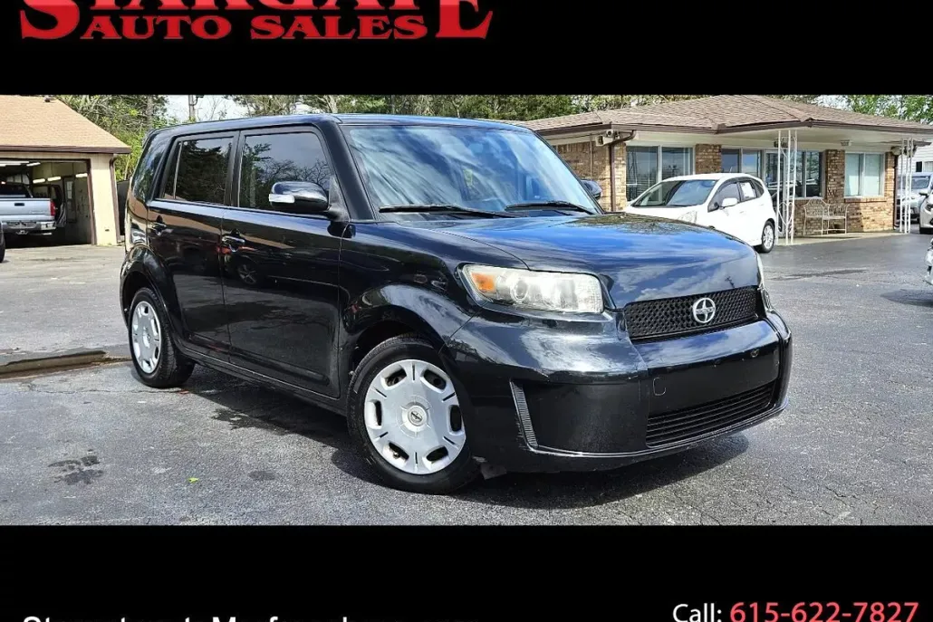 2010 Scion xB photo 1
