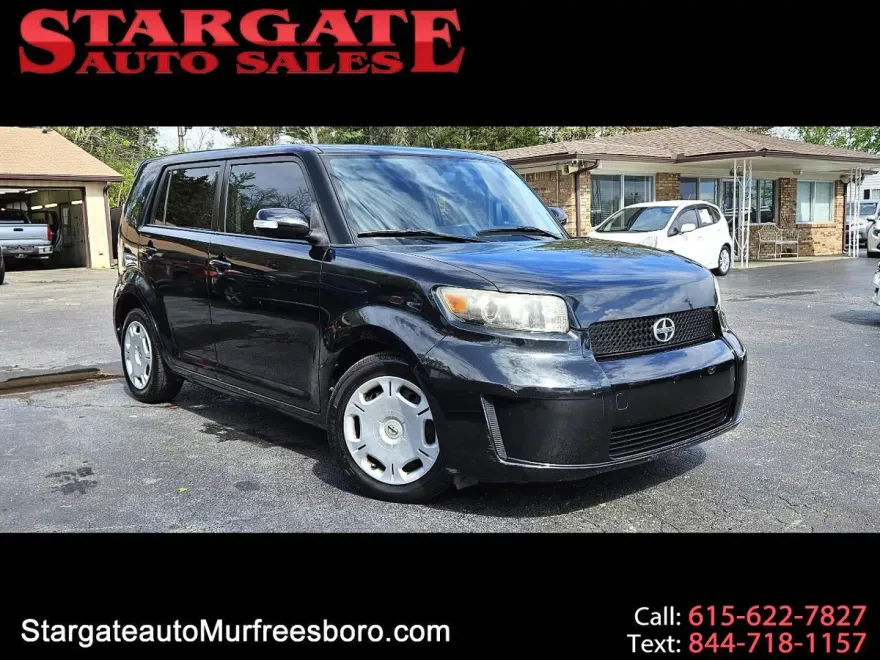 2010 Scion xB photo 1
