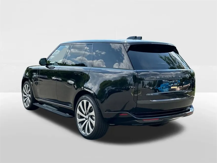 2025 Land Rover Range Rover SE photo 1