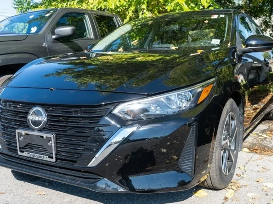 2025 Nissan Sentra SV photo 1