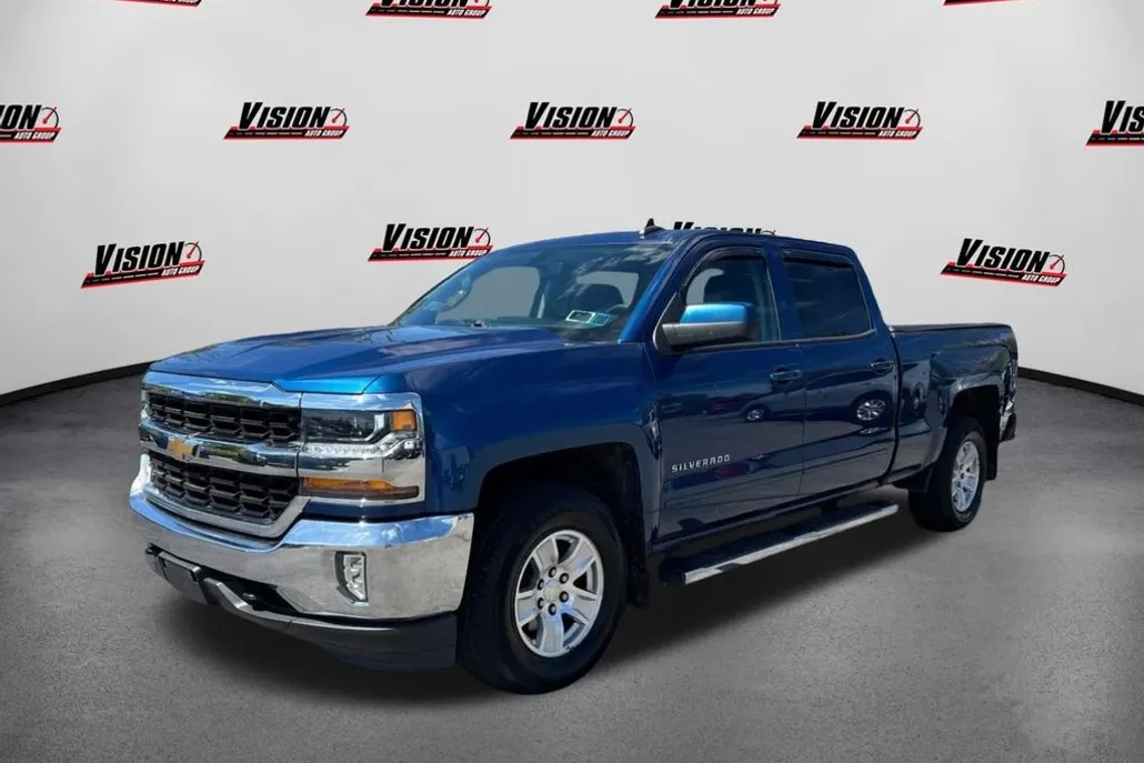 2017 Chevrolet Silverado 1500 LT photo 1