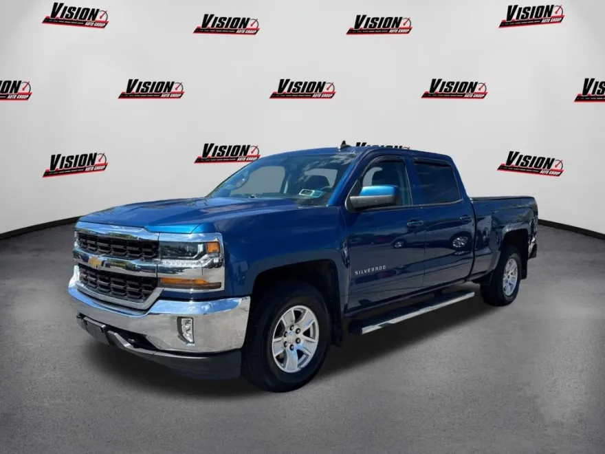 2017 Chevrolet Silverado 1500 LT photo 1