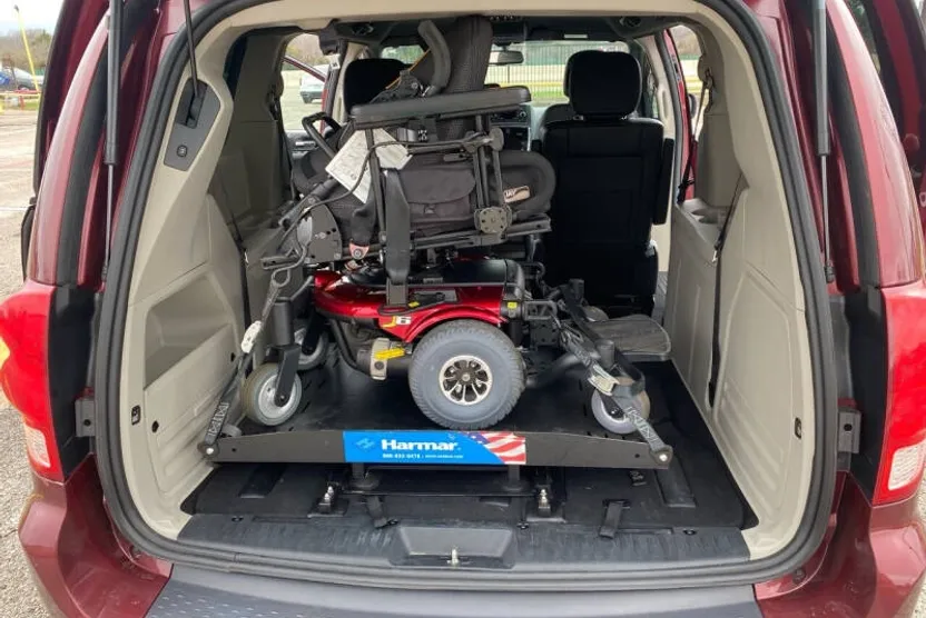 2017 Dodge Grand Caravan SXT photo 1